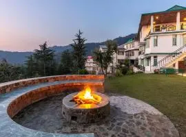 StayVista at Valleys & Peaks 4BHK Villa in Chail with Valley view