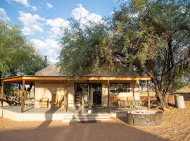 Zoutpanputs Game Lodge，位于Askham的酒店