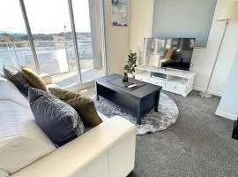 Spacious & High in the Skyplaza - 1bd 1bth Apt