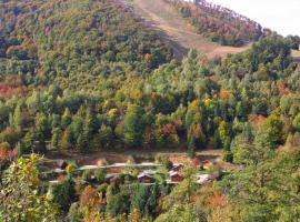 瑜珈与布布露营酒店，位于圣贾科莫的露营地