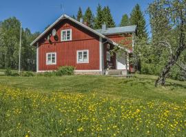 Cozy Home In Lesjöfors With Kitchen，位于Lesjöfors的酒店