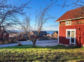 Cozy Home In Rttvik With Kitchen，位于赖特维克的酒店