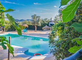Beautiful Home In Estepa With Outdoor Swimming Pool, Wifi And 2 Bedrooms，位于埃斯特帕的酒店