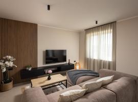 3 Luxury bedroom Apartment EMMA，位于锡尼的酒店