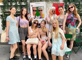 Lion University & Youth Hostel Milano，位于米兰的酒店