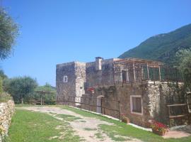 Agriturismo LE CASE ROTTE，位于Balestrino托伊拉诺溶洞附近的酒店