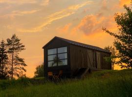 Ragnar Glamp Milzkalne Lux，位于Rauda的酒店