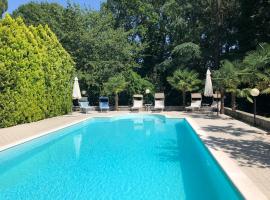 3 bedrooms villa with private pool enclosed garden and wifi at Tuoro sul Trasimeno 2 km away from the beach，位于特拉西梅诺湖畔托罗的度假屋