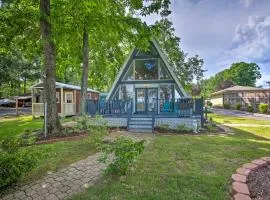 Pet-Friendly Hot Springs Cabin on Lake Hamilton!