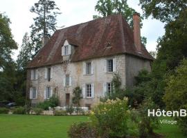 Le château du Fraysseix à Roziers-Saint-Georges，位于Roziers-Saint-Georges的乡间豪华旅馆