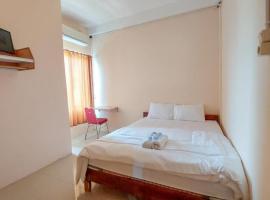 Artayya Puri 3 Syariah near Terminal Caruban Mitra RedDoorz，位于Mejayan的酒店
