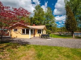 Nice Home In Hallaryd With Kitchen，位于Hallaryd的酒店
