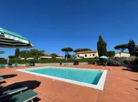 Small cottage with aircon, private terrace and garden - 2000m from the beach by ToscanaTour