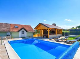 Cozy Home In Vrhi Pregradski With Sauna，位于Pregrada的酒店