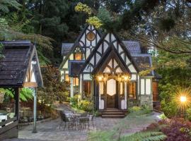 Fernhill Estate “ Gingerbread House”，位于Kallista的度假屋