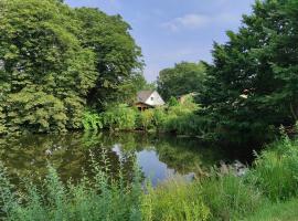 Ostsee Jägerhütte am Waldesrand，位于Gelbensande的公寓