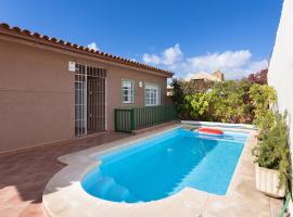 Casa Melocoton - Private pool - Ocean View - BBQ - Garden - Terrace - Free Wifi - Child & Pet-Friendly - 4 bedrooms - 8 people，位于La Listada的酒店