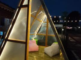 Glamping Alas Duren Yogyakarta，位于Beran-kidul的豪华帐篷营地