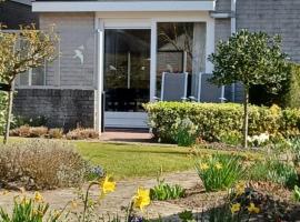 Garden cottage Domburg，位于栋堡的公寓