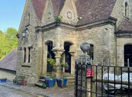 South Lodge House