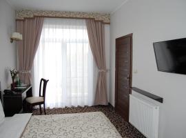 Hotel Grodzisko，位于马佐夫舍地区格罗济斯克的酒店