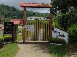 Finca Hotel Villa Sandra Campestre，位于Garzón的酒店