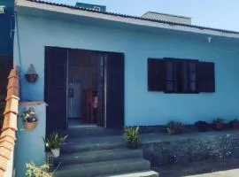 Casa completa a 800 mts da praia