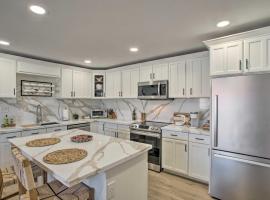 Pool Access Mtn-View Condo in Apache Junction!，位于阿帕奇章克申的酒店