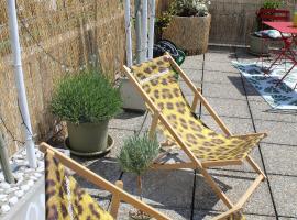 Appartamento con terrazza a due minuti dal lago，位于米努西奥的酒店