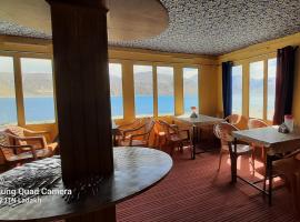 Pangong Coastline Cottage，位于列城的酒店