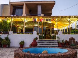 Omiros Hotel，位于瓦捷拉的酒店