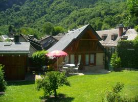 petite maison de montagne avec jardin，位于Cier-de-Luchon的酒店