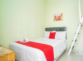 RedDoorz Syariah near Suncity Mall Sidoarjo，位于诗都阿佐的酒店