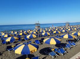 Hotel Tirreno，位于拉蒂纳的酒店