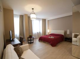 Les Suites Luxury Bari Certified Italian Excellence，位于巴里的海滩酒店