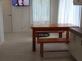 40' TV Karen' House Tagaytay