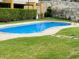 Adosado Portosin con piscina al lado de la playa，位于Goyanes的海滩短租房