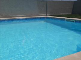 bel appart terasse vue panoramique avec piscine，位于艾尔亚奈的度假短租房