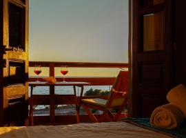 帕特莫斯米斯特拉尔公寓式酒店，位于帕特莫斯的住宿