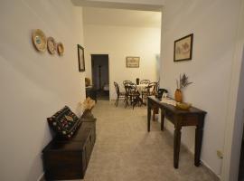 Family apartment for 2-4 people in Nisyros，位于Mandrakion的酒店