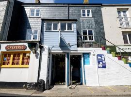 Beautiful 3 bedroom cottage in the heart of Looe，位于西卢港的度假屋
