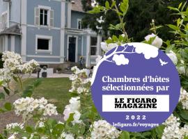 La Maison Bleue « La Charade »，位于唐莱沃斯热的ä½å®¿åŠ æ—©é¤æ—…é¦†