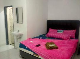 Deny Homestay by Luxury Degree，位于Cijaringao的酒店