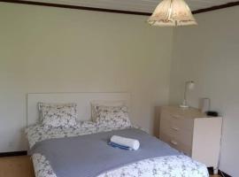 Private Room in Shared House-Close to University and Hospital-2，位于于默奥的酒店