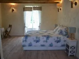 Escale à Villeperdue chambre Hellulaug