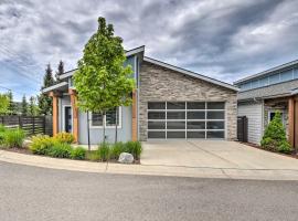 Modern Coeur dAlene Home Near Trails and River!，位于科达伦的酒店