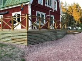 Stor Familjegård i bra läge