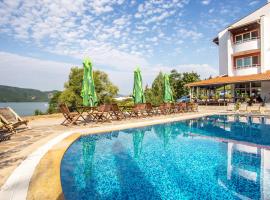 Family Hotel Saint Konstantin，位于格拉瓦塔斯的酒店