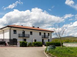 Apartamentos Herri Ondo REFUGIO CLIMATICO，位于Iturmendi的酒店