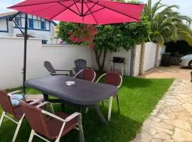 APPARTEMENT LES HIRONDELLES 2KM PLAGE-WiFI-JARDIN-PARKING-DRAPS ET SERVIETTES